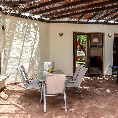 Villa Estea ● Coral Tree In *