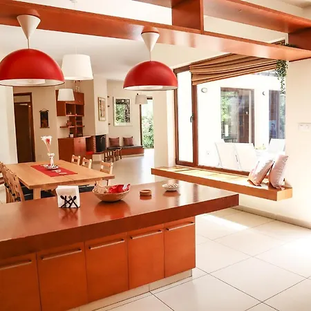 Villa Estea ● Coral Tree In Kissonerga
