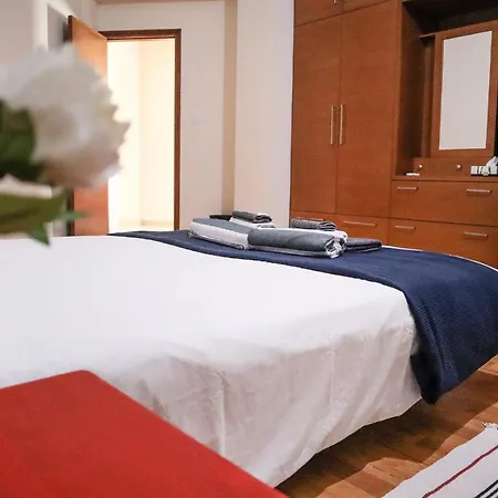 Villa Estea ● Coral Tree In
