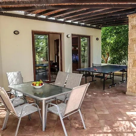 Estea ● Coral Tree In Villa *