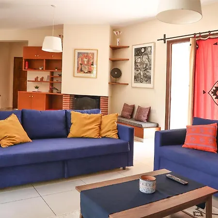 Estea ● Coral Tree In Villa